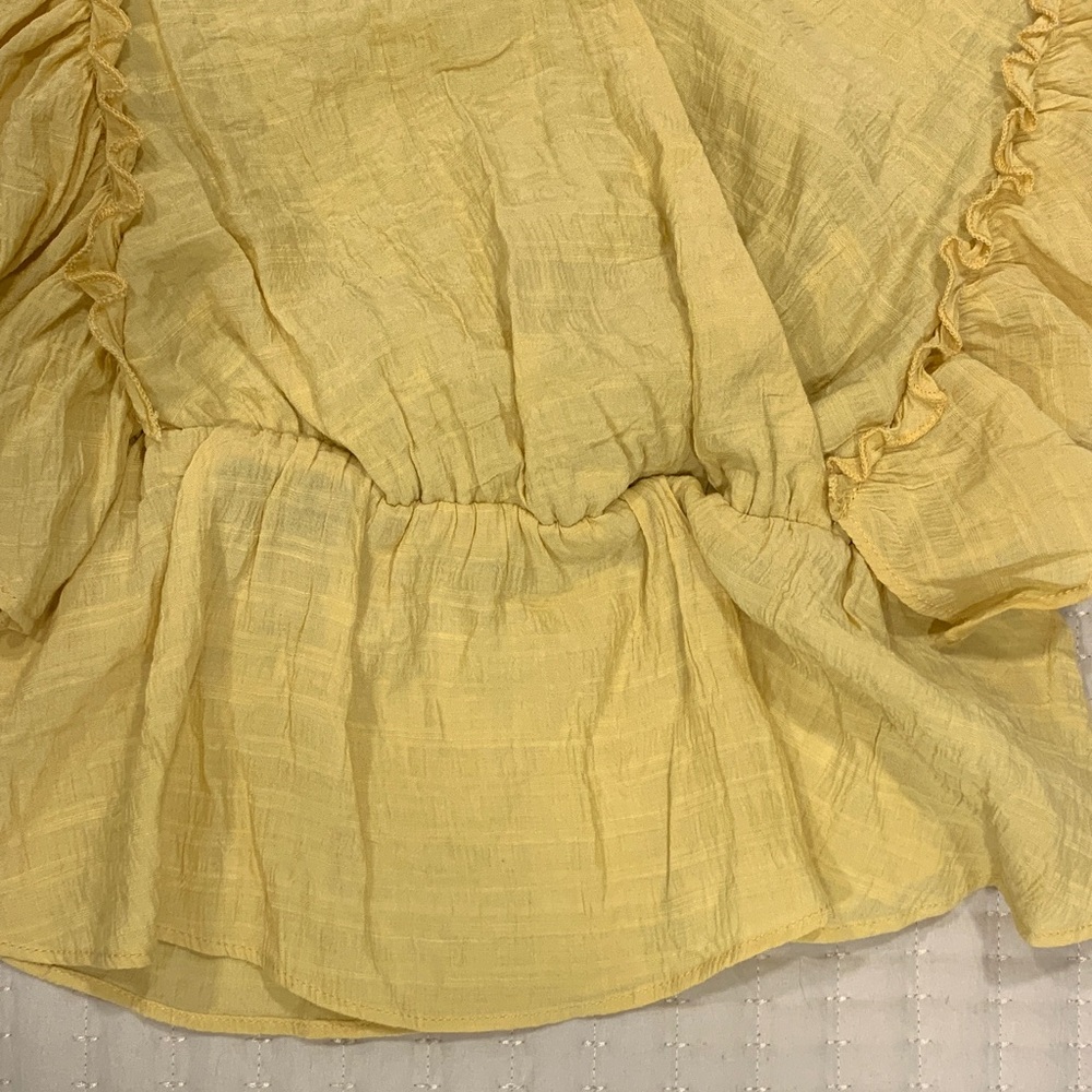 Glam Lemon Ruffled Blouse - Picture 5 of 6
